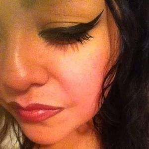 Meet your Posher, Cynthia